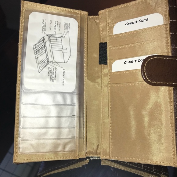 Accessories - Brown wallet